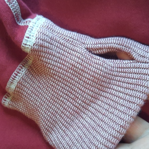 Last Chance:Roots Canada Red/White Sweatshirt (Small) - Picture 5 of 9